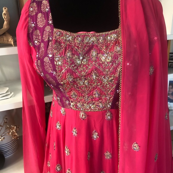 Anarkali Pajami suit. Selling as it doesn’t fit - Picture 2 of 9